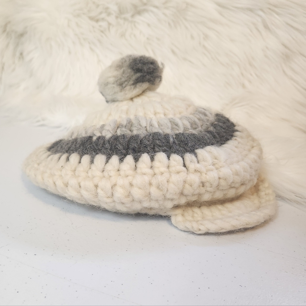Handmade Vintage Wool Beige Beanie Winter Hat Touque Beret Womens Cowichan 90s